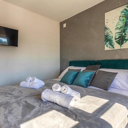 Teona Luxury Apartment With Jacuzzi And Terrace Sea View Sali Exterior foto